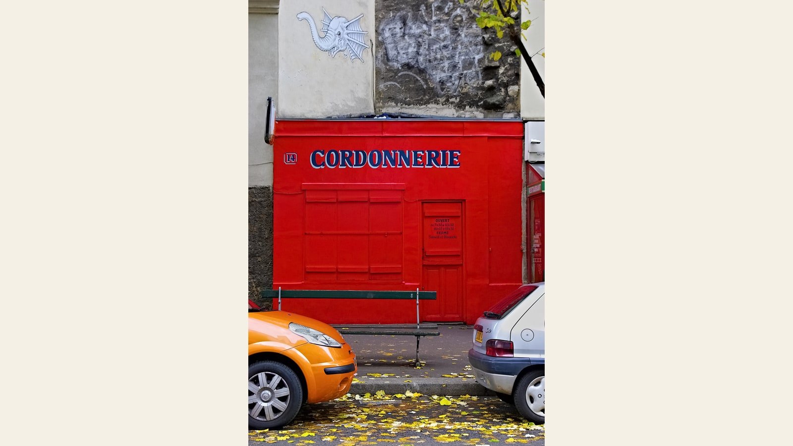 Fachada de oficina de sapateiro na rue Bobillot, Paris