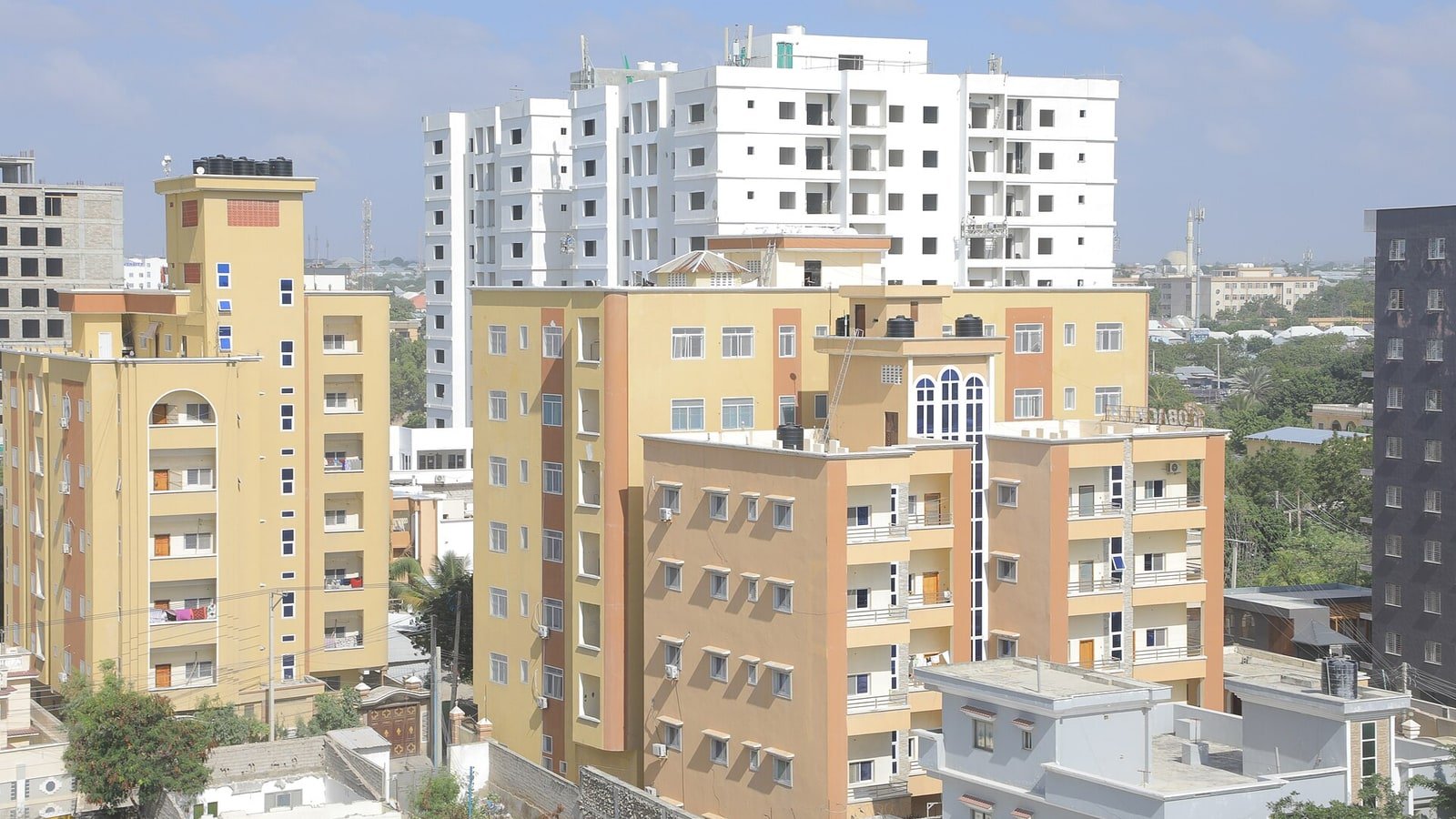 Edificações em Mogadishu em fotografia de 2024