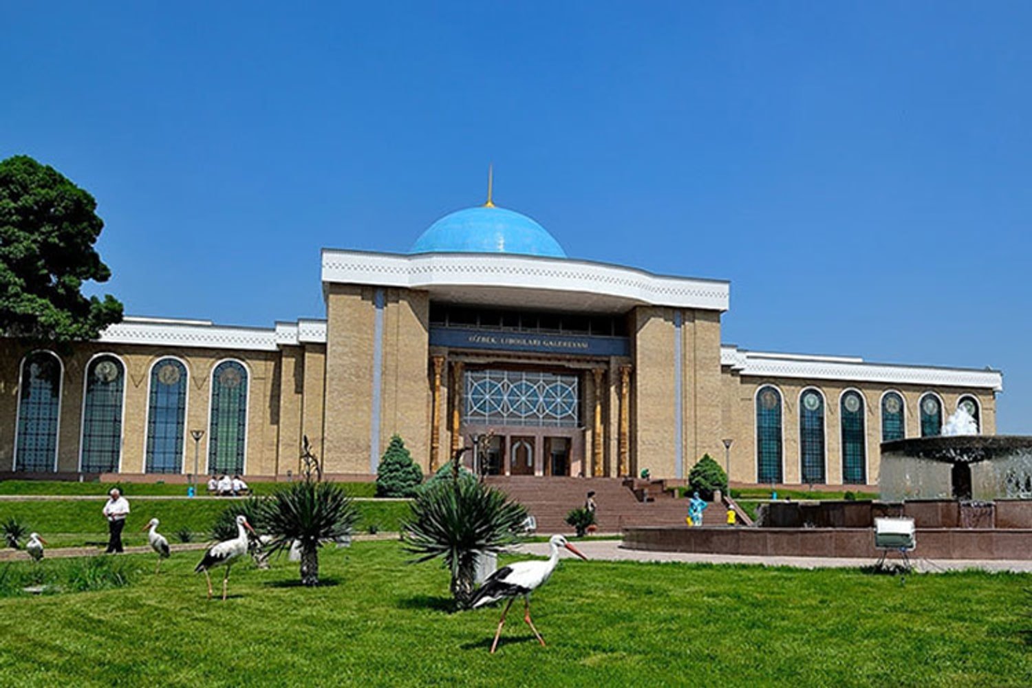 Edifício do museu da natureza em Tashkent